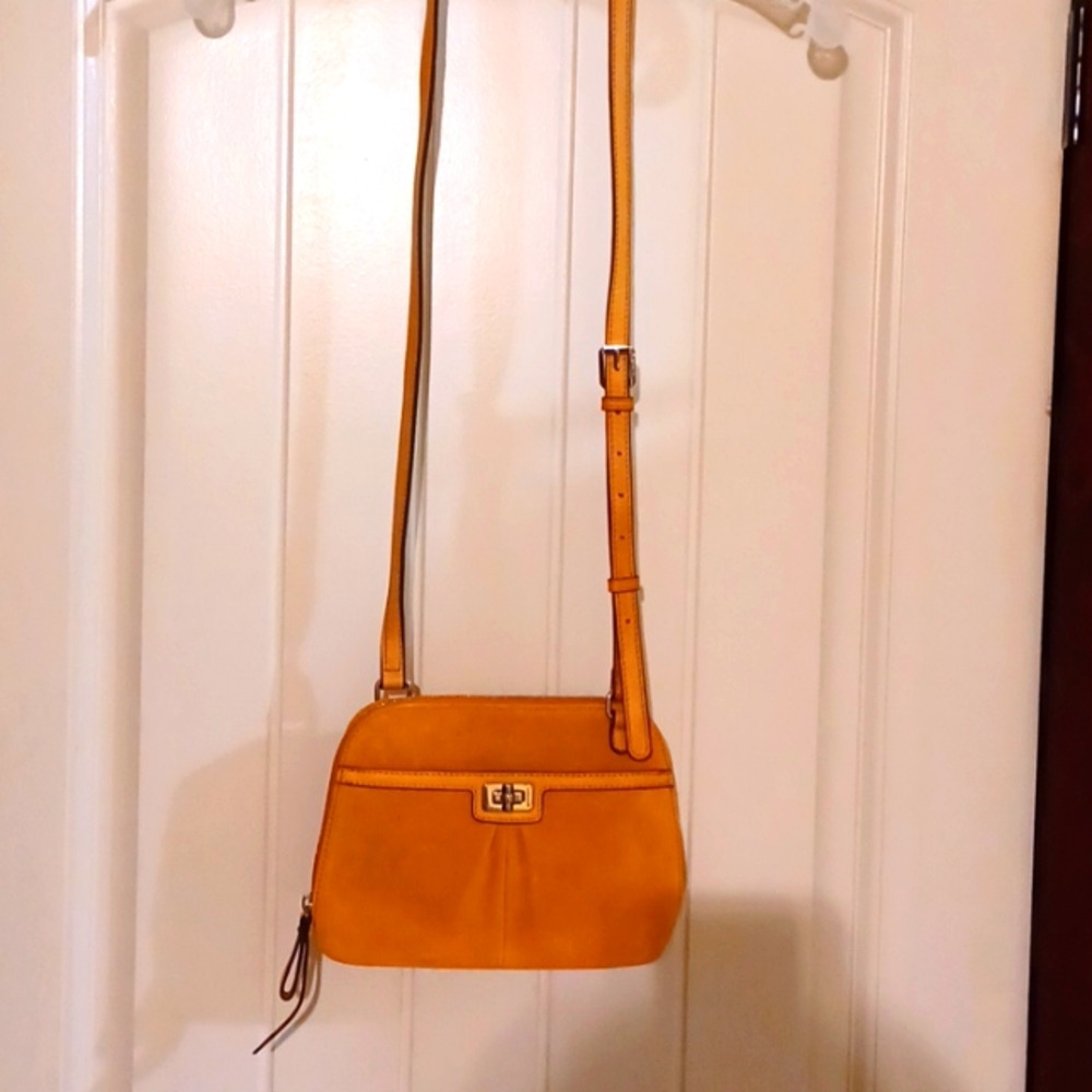 NWOT WOMEN'S LEATHER PURSE